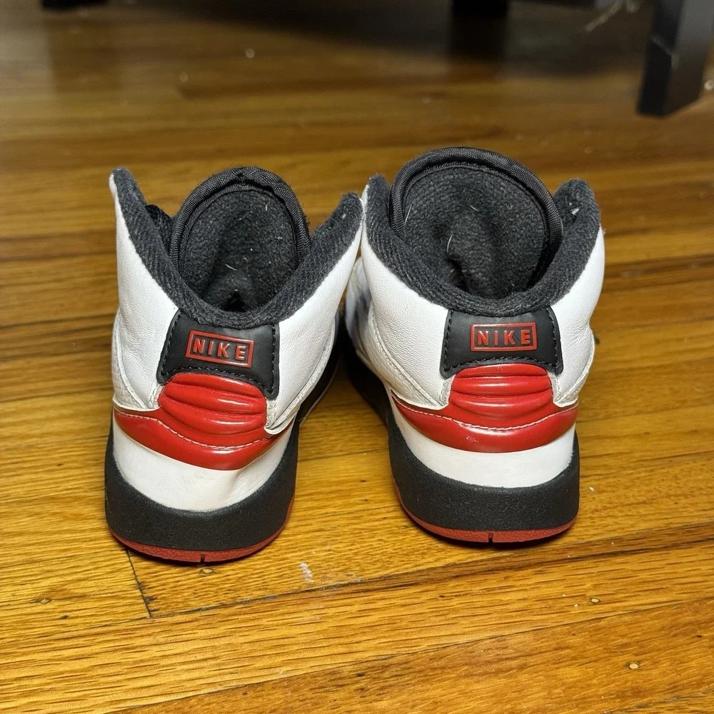 Nike Air Jordan 2 Retro Chicago White Red Black Toddler Shoes 9C DQ8563-106
